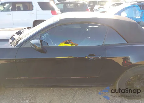 2014 Ford Mustang V6 Premium из США, поврежденный, VIN 1ZVBP8EM1E5328453